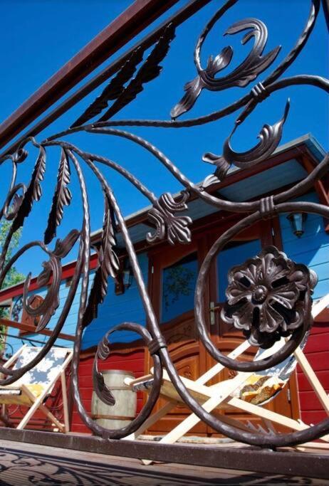 فيلا Le Pont Rouge Roulotte Sylvéréal المظهر الخارجي الصورة